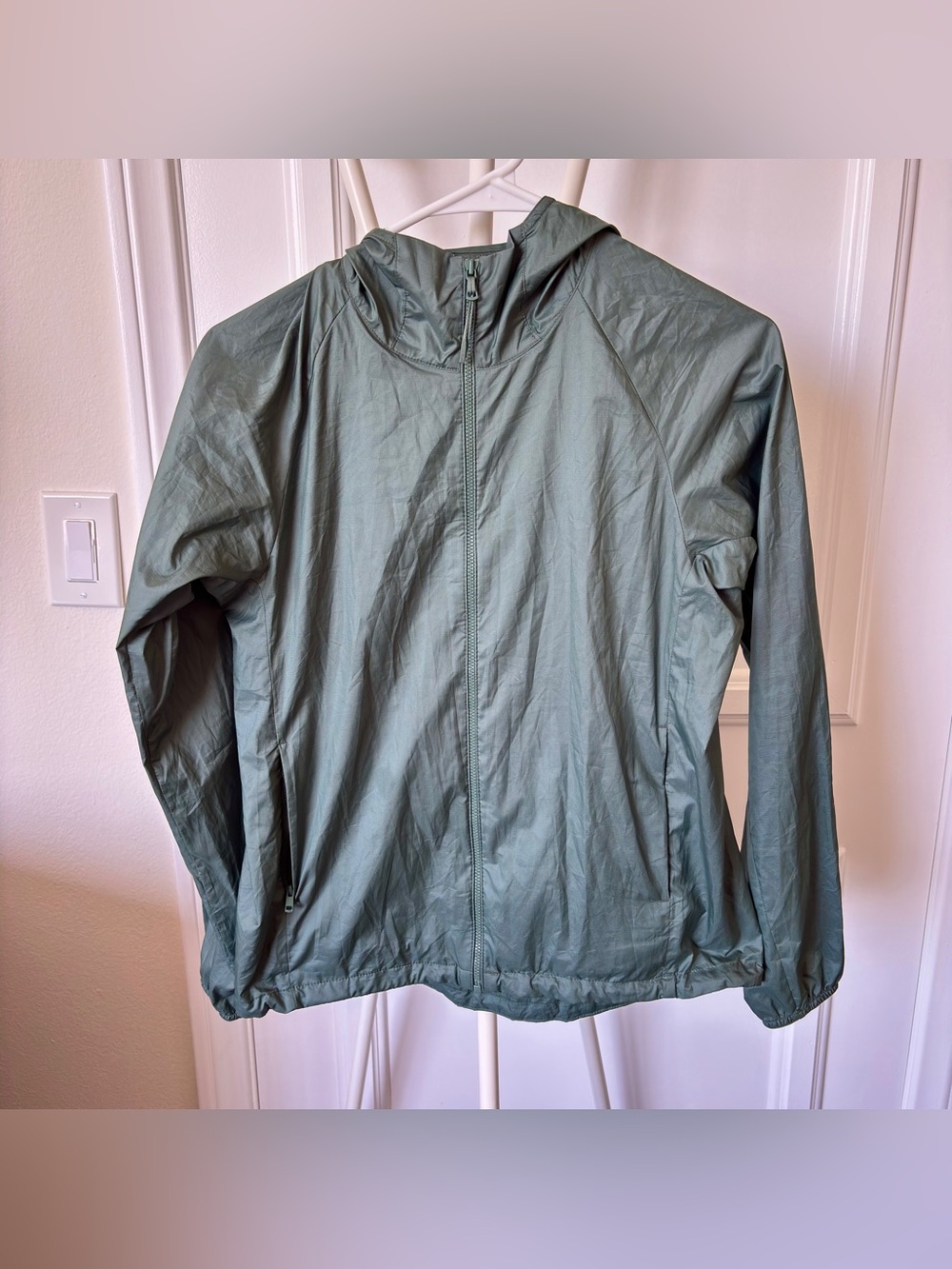 Uniqlo Womens Packable UV Jacket fits Small